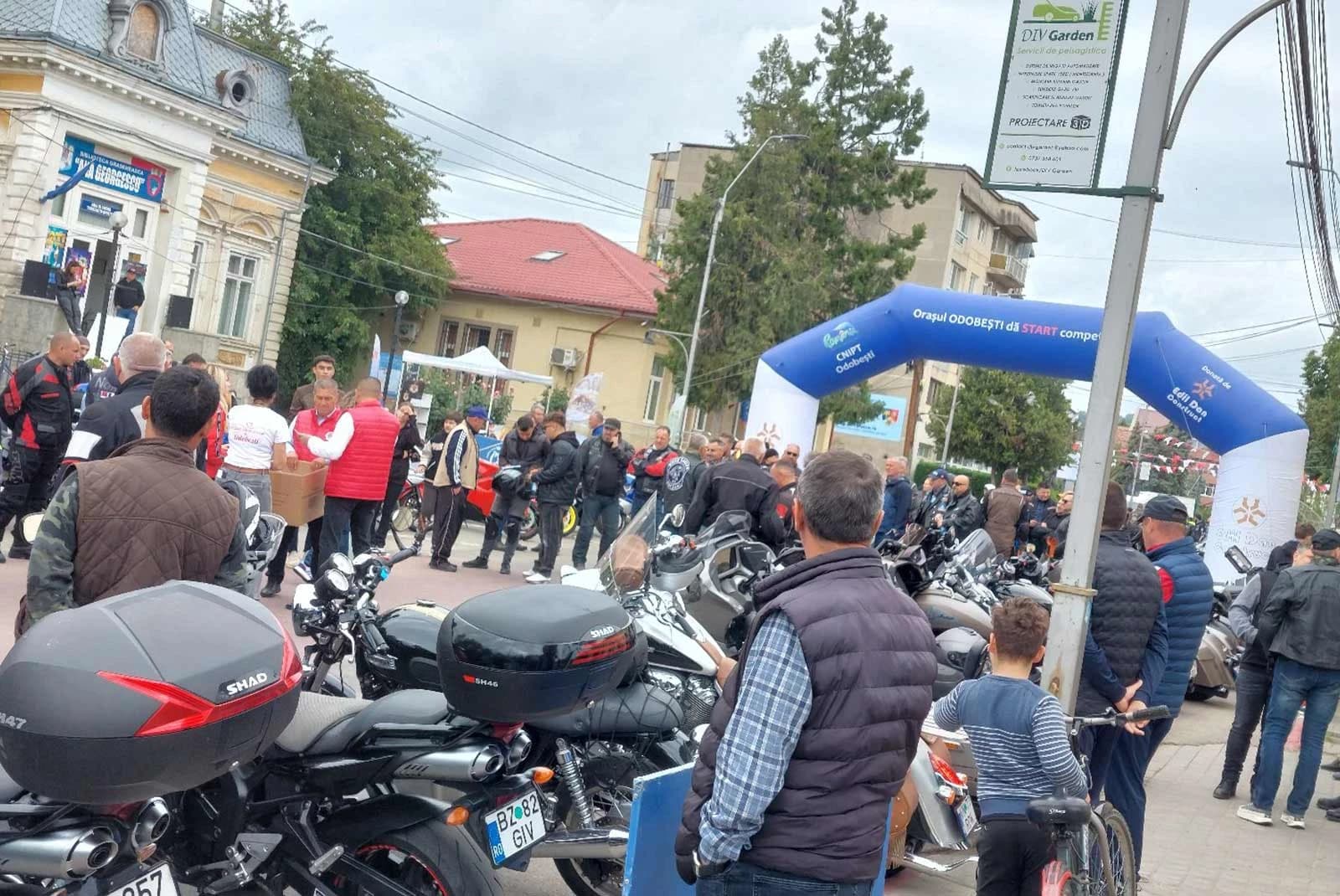Drumul mausoleelor pe motocicletă 2024