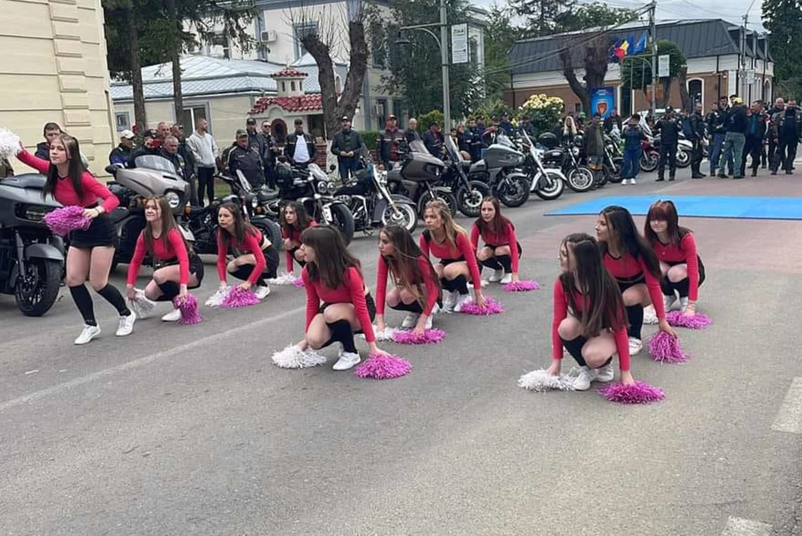Drumul mausoleelor pe motocicletă 2024