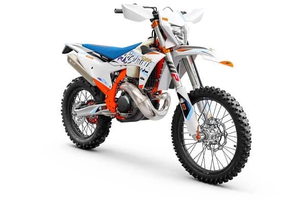 Seria de motociclete 2024 KTM EXC SIX DAYS este pregatita sa infrunte cele mai dure provocari enduro