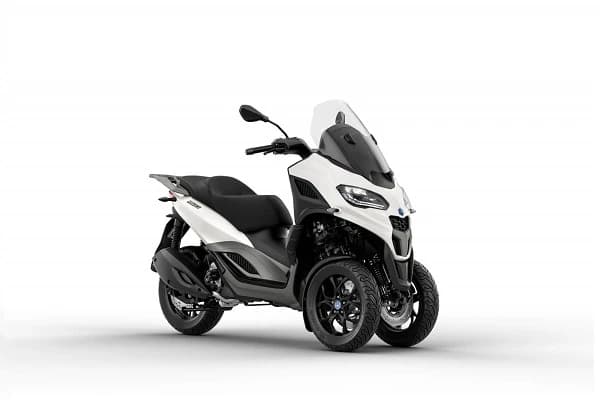 Mobilitatea urbana aduce in atentie noul scuter lansat de Piaggio, modelul avansat tehnologic MP3 310 HPE.