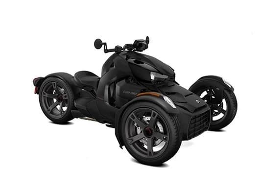 Gama de roadstere Can-Am Ryker s-a alaturat Spyder, tintind cu predilectie grupul de piloti tineri. Mai precis riderii care isi propun sa iasa din anonimat si sa atraga atentia cu ajutorul unui vehicul non-conformist....