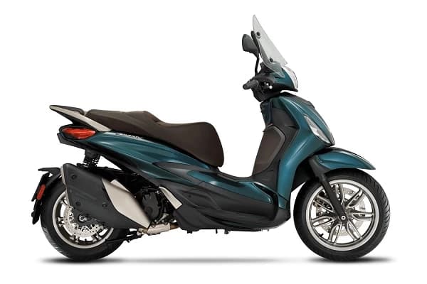 Piaggio Beverly, un scuter de ultima ora care duce puterea si confortul la urmatorul nivel
Piaggio Beverly este un urban crossover versatil si manevrabil, perfect ca partener pentru deplasarile zilnice prin jungla or...