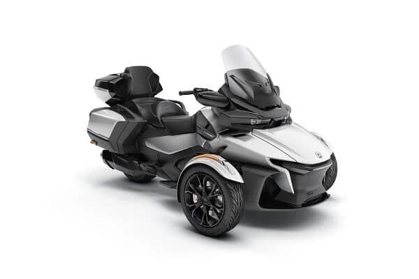 Cele mai noi roadstere Spyder se&nbsp;evidentiaza de la prima vedere&nbsp;prin&nbsp;aspectul modern, sofisticat. Sunt vehicule speciale cu 3 roti care ofera manevrabilitate de top, ideale pentru o plimbare prin oras s...