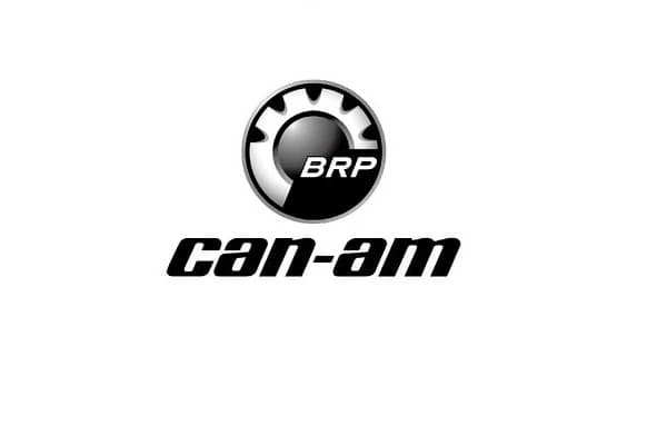 Noua colectie de echipamente Can-Am pentru riderii motocicletelor Pulse si Origin include casca Advex si geaca Metropolis.