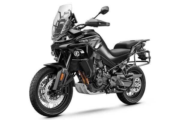 CFMOTO 800MT EXPLORE duce experienta de riding pe distante lungi la urmatorul nivel, fiind un travel bike excelent dotat.