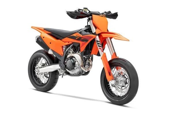 KTM a lansat modelul supermoto 2025 450 SMR