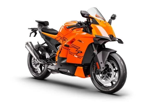 KTM 990 RC R 2026 - performanta nascuta pe circuit, perfectionata pentru strada
