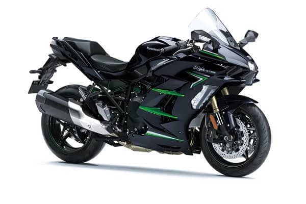 Modelele sportive Kawasaki Ninja vor fi in centrul atentiei in 2024