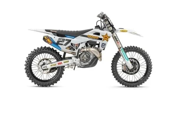 Debut pe podium pentru Daxton Bennick si evolutie puternica pentru Husqvarna la Arlington in AMA Supercross 2026
