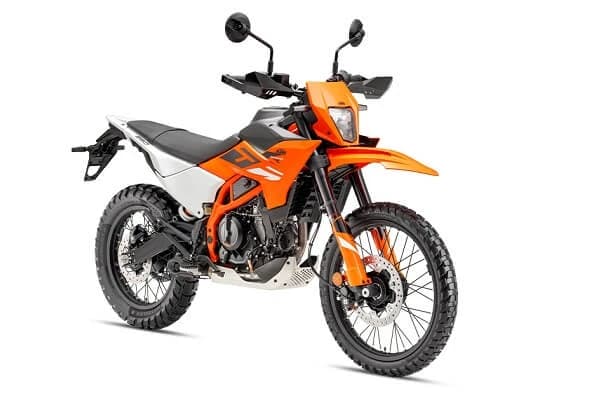 KTM lanseaza 125 ENDURO R si 390 ENDURO R pentru sezonul 2025