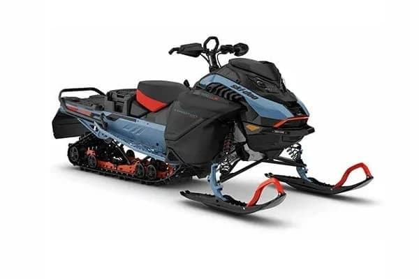 Ski-Doo & Lynx 2026: snowmobile mai usoare, mai inteligente, capabile sa impinga limitele la extrem