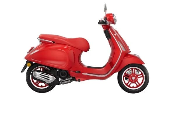 Spiritul Craciunului intalneste Vespa in centrul orasului Milano