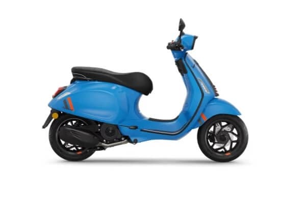 O traditie in continua evolutie&nbsp;
&nbsp;
Povestea Vespa nu cunoaste sfarsit, captivand generatii intregi. Gamele de scutere Vespa Primavera si Vespa Sprint aduc in sezonul 2024 un design complet nou si tehnologi...