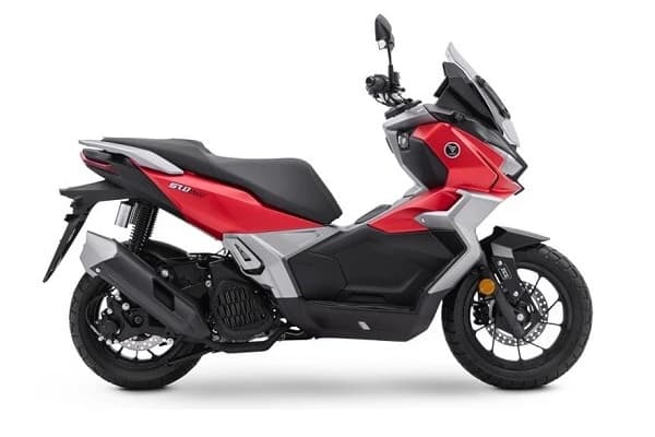 VOGE 125 SR1 ADV - descopera libertatea pe doua roti! Un scuter entry-level, ideal pentru naveta urbana de zi cu zi. VOGE SR1 ADV 125 ABS TCS combina tehnologia de varf cu un design modern, oferind o experienta de con...