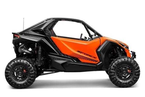 Z10 se remarca prin performanta pe orice teren, un side-by-side sportiv perfect pentru aventura extrema 4x4!