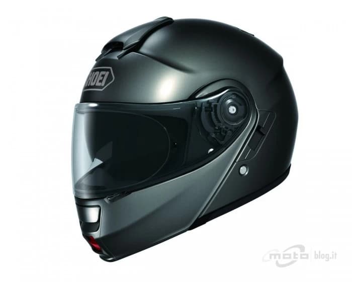 Shoei Neotec 2012. Este un model de casca ce utilizeaza cele mai noi tehnologii si care ofera siguranta si confort oricarui rider. Potrivita pentru calatoriile lungi sau cele din interiorul orasului, Shoei Neotec este...