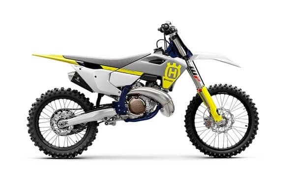 2023 TC 250 ramane in top in clasa competitiva motocross 250cc 2 timpi prin adaugarea de inovatii tehnice de ultima ora. Acest model din familia de motociclete Husqvarna dispune de E-Start si injectie electronica, ast...