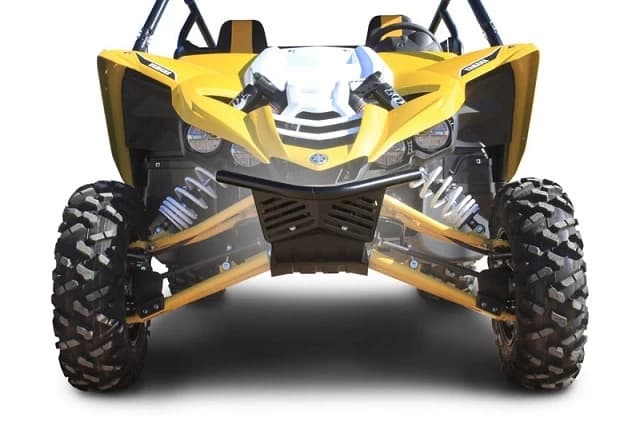 Yamaha YXZ 1000 dotat cu un front bumper minimalist cu un impact maxim