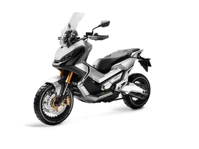 Dintre toate modelele concept ciudate, infatisate publicului anul trecut la saloanele moto internationale cele mai relevante, Honda City Adventure a fost unul dintre cele mai controversate si bizare. O combinatie cu u...