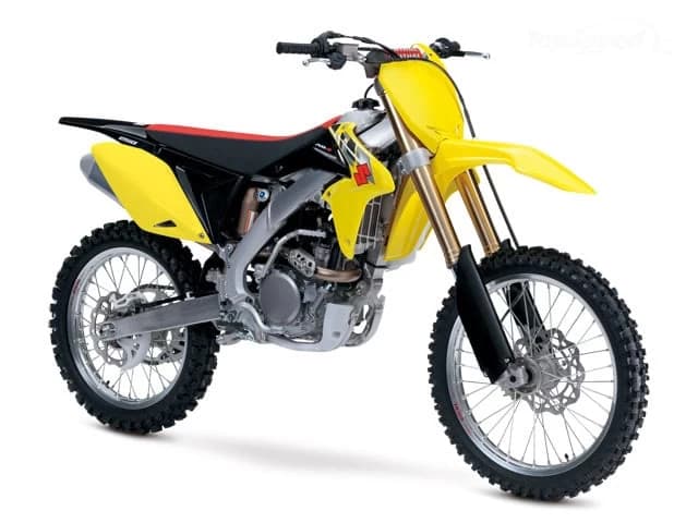 Noul motocross 2015 Suzuki RM-Z250 a fost special construit pentru cei mai exigenti rideri off-road si dispune de cele mai performante componente pentru a le oferi pilotilor cea mai buna buna manevrabilitate si preciz...