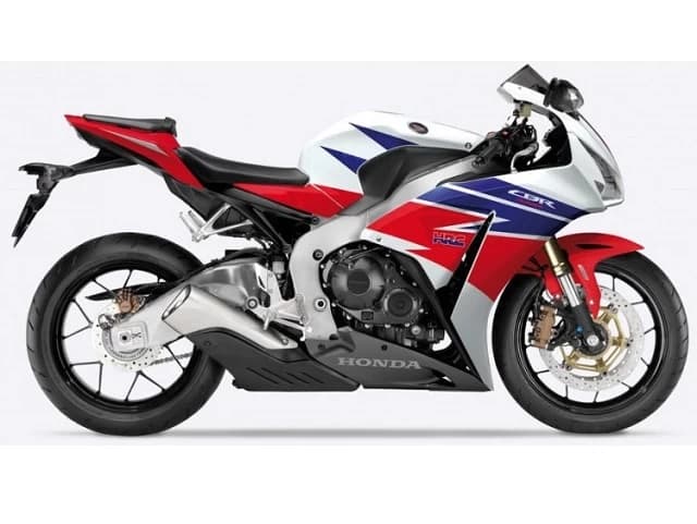 Cu saloanele de motociclete de la Milano si Koln (EICMA si respectiv, Intermot) la cateva saptamani distanta, e normal ca marii producatori sa fie in mare fierbere, iar noi ceilalti, publicul larg, jurnalistii, la pan...