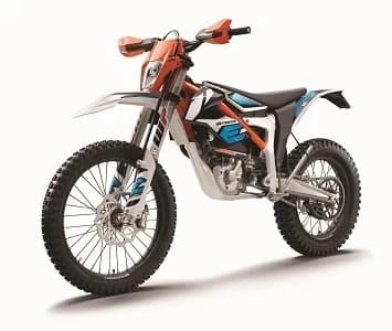 KTM si-a dublat oferta de motociclete electrice, debutând cu KTM Freeride EXC – 2018, un model enduro electric care dezvoltă în continuare platforma curentă Freeride E.
Nu este vorba d...
