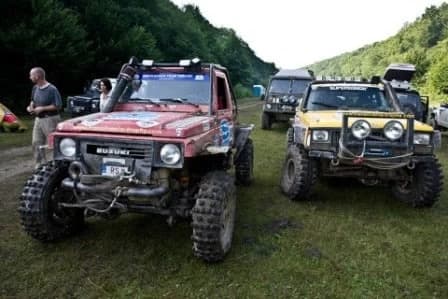 Motoare la maxim, prapastii, noroi. O noua etapa a "Transsylvania Off Road Challenge". ATVRom te pune la curent cu ultimele noutati!
Transsylvania Off Road Club va organiza in perioada 26-29 august 2010 cea de-a IV-a...