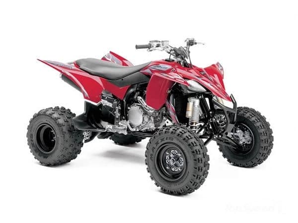 Versiunea Special Edition Yamaha YFZ450R este oferita cu o noua schema de culoare si un grab bar GYTR fata. In aventurile sale, modelul este ajutat de un motor de 449cc, racit cu lichid, 4 timpi, DOHC, 5 valve cu noi ...