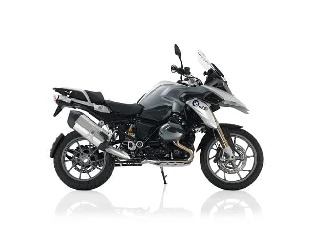 BMW Motorrad a facut zilele acestea o serie de anunturi foarte interesante si, mai ales, foarte asteptate cu privire la o serie de modele din lineup-ul 2017, fie ca e vorba de modele noi, cum ar fi cazul entry-level-u...