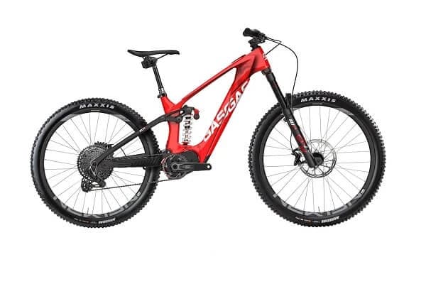 2024 GASGAS ECC 4 este un enduro bike conceput pentru cei mai mari pasionati ai sportului si va livra o experienta de riding la cele mai inalte asteptari.