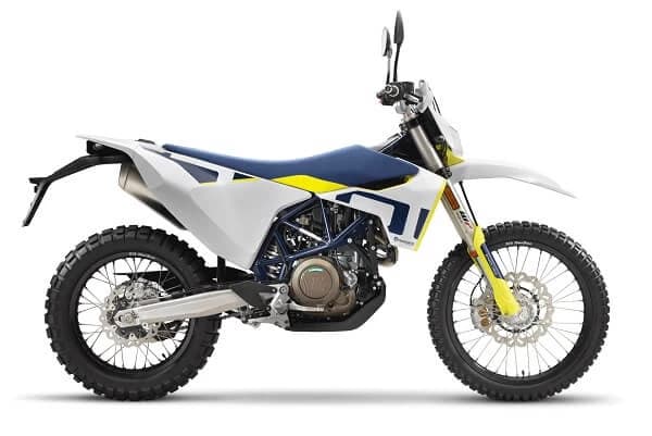 Husqvarna 701 Enduro este o motocicleta dual-sport care se remarca prin abilitatea de a se adapta atat la mediile urbane, cat si la terenurile offroad dificile. In consecinta, daca te intereseaza o motocicleta ve...