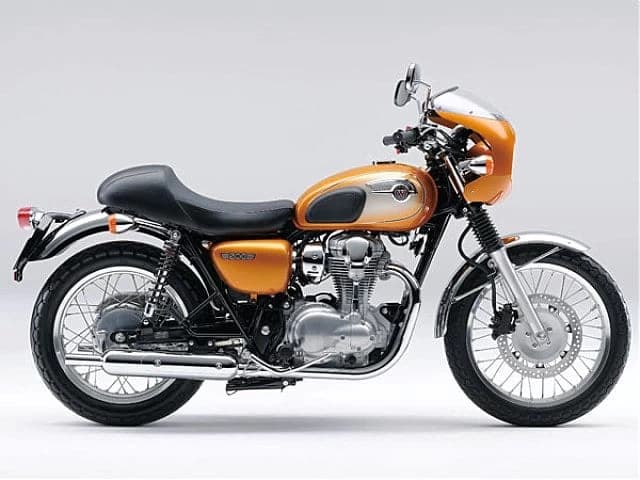 Tot japonezii sunt cei mai fericiti si de aceasta data. Kawasaki a pus pe lista sa cu noutati si un model imbunatatit al lui W650, adica W800, astfel ca amatorii de motociclete cu aer clasic din Europa au toate motive...