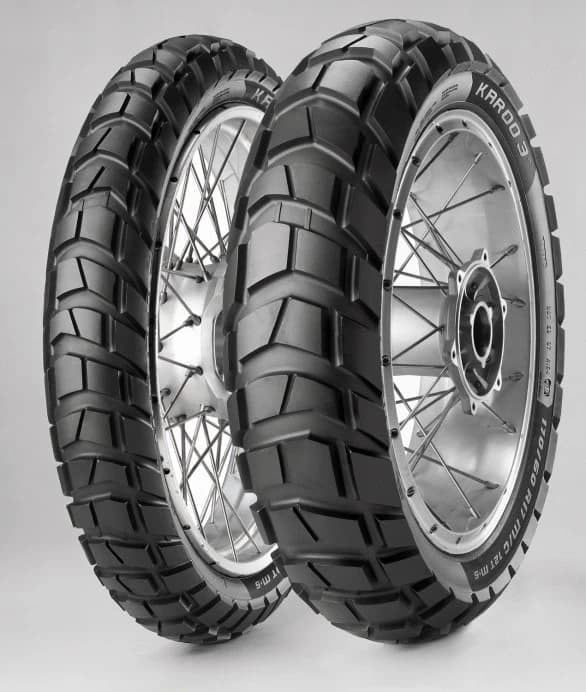 Enduristi, vi se pregateste ceva care poarta semnatura Metzler. Dupa ce au scos pe piata pneurile Tourance Next, destinate in special motocicletelor de strada, producatorii germani propun Karoo™ 3 care se potriv...