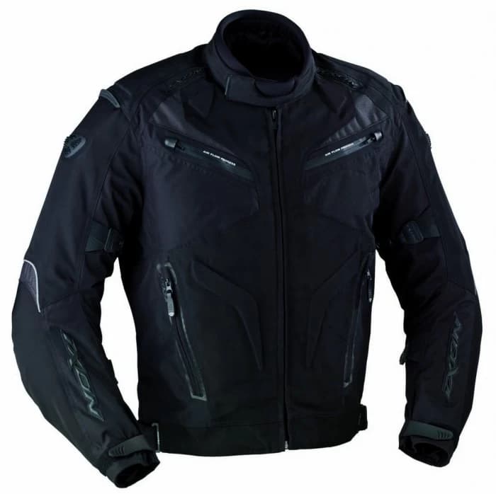 Ixon se arunca pe piata cu o noua gama completa de echipamente dedicate riderilor, pentru 2012. Lithium este un model de jacheta ce poate fi folosita de riderii carora le place viteza si stilul de pilotare mai agresi...