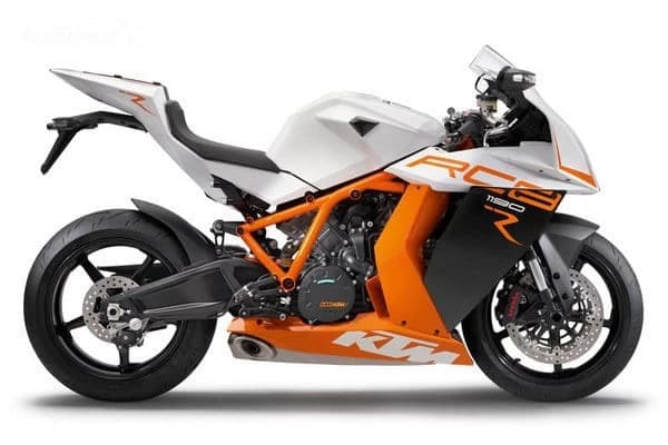 Vitezele mari merg deseori mana in mana cu adrenalina si turele aventuroase pe doua roti, iar KTM stie asta foarte bine. Acesta ar fi motivul pentru care au decis sa aduca un design agresiv specific motocicletelor spo...
