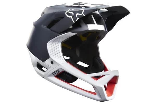 Cei care practica ciclismul si in special cei amatori de mountain biking se vor bucura sa auda ca isi pot achizitiona casca Fox preferata la reducere. In continuare va prezentam cateva din modelele de casti bike dispo...