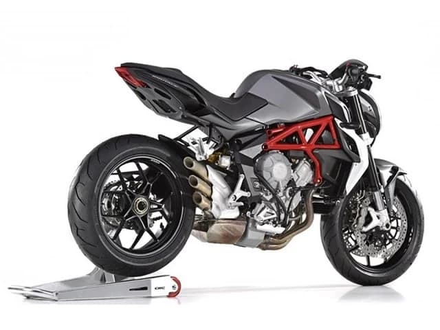 Familia Castiglioni a cumparat brand-ul inapoi de la un Harley-Davidson in dificultati, pe atunci. Mai tarziu, cu investitii majore (de fapt, fara investitii, dar un suflu de capital substantial) si dobandirea a 25% d...
