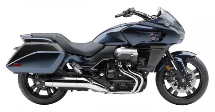 "Honda CTX1300" reprezinta un nou concept de motocicleta care, potrivit Honda, reprezinta o evolutie in lumea motocicletelor touring. Multumita caracterului sau versatil, Honda CTX1300 promite acelasi confort atat in ...