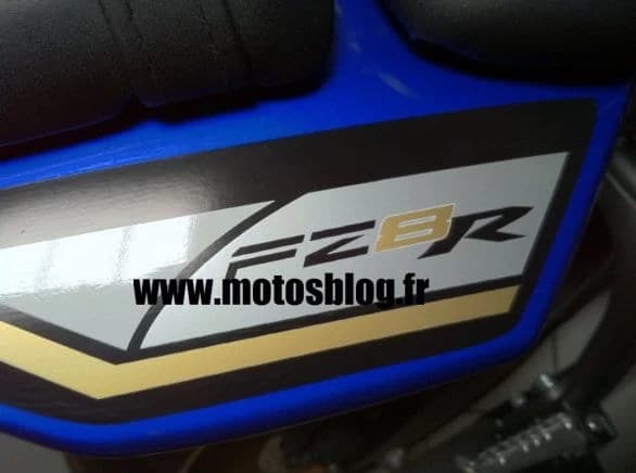 Daca va place modelul Yamaha FZ8, atunci aflati ca niponii pregatesc si o versiune R a respectivei motociclete de tip naked. Potrivit francezilor de la motosblog.fr, care au realizat o fotografie din care se vede...