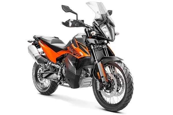 KTM 890 ADVENTURE ofera caracteristicile sportive specifice gamei Adventure pentru a livra performanta dincolo de asfalt! Acest adventure tourer impresioneaza prin putere si manevrabilitate usoara si di...
