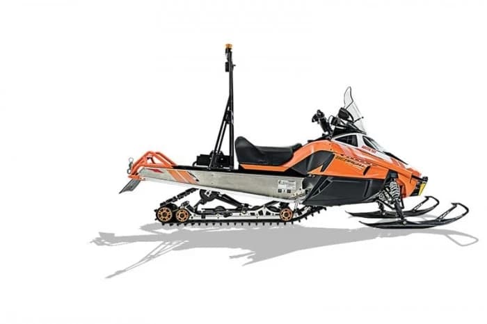 Daca esti intr-adevar pasionat de snowmobile, aventura, adrenalina si senzatiile pe care ti le pot oferi aceste “jucarii”, Bearcat Z1 XT GS (Groomer Special) este alegerea perfecta.
Arctic Cat Bearcat Z1 ...