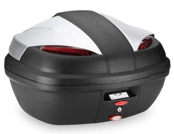 Manta este ultima propunere a celor de la Kappa. Vorbim despre un top case cu o capacitate de 47 de litri, care odata atasat unei motociclete va poate ajuta sa transportati in siguranta o multime de obiecte.
K4...