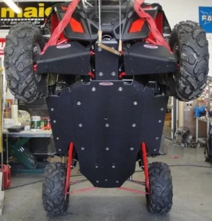 Protectia completa pentru SxS vine din partea unui scut central OEM. Acest tip de accesorii sunt necesare daca vreti sa va simtiti in siguranta ori de cate ori iesiti cu ATV-ul la plimbare pe teren off-road. Scu...