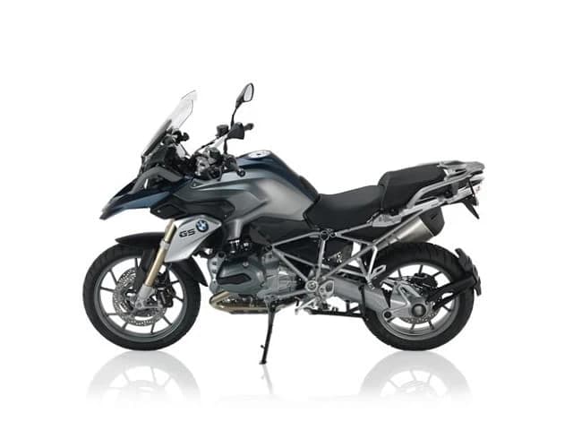 BMW inregistreaza un nou succes in materie de vanzari de motociclete si scutere (maxi-scutere, mai exact), dupa publicarea raportului aferent primei jumatati a acestui an. Concret, BMW Motorrad anunta ca la nivel mond...