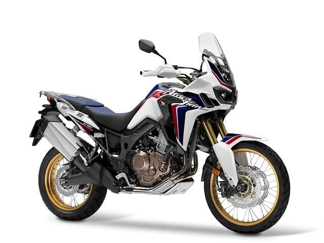 Iata ca lucrurile se misca mai repede decat ne asteptam, dupa ce ieri scriam despre videoclipul de 7 minute cu modelul maxi-enduro 2016 Honda CRF1000L Africa Twin, aparut intamplator sau intentionat (inca nu e clar), ...