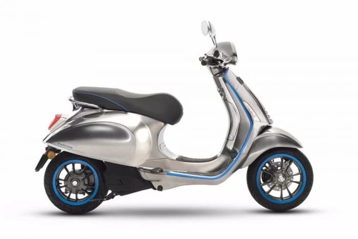 Scuterele Vespa sunt probabil cel mai recunoscut nume in lumea scuterelor. Pe piata de mai mult de 70 ani, Vespa a vandut mai mult de 18 milioane de unitati in acest timp. Pentru a urmari trendul actual care are mare ...