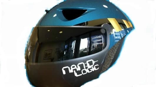 Asa cum anticipam si dealtfel era normal si de asteptat, concurenta pe piata castilor moto inteligente se acutizeaza. Dupa ce vara trecuta anunturile despre casca inteligenta Skully AR-1 faceau valva in lumea moto si ...