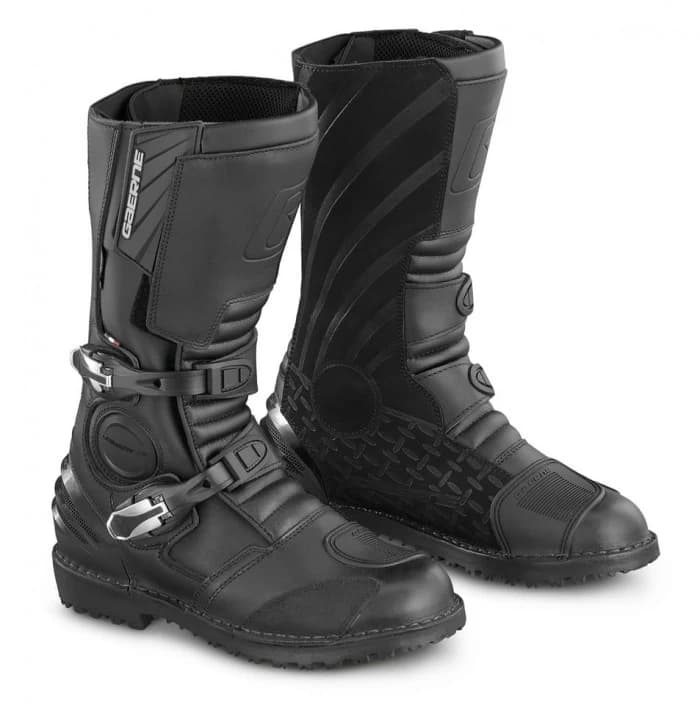 Midland sunt ultima noutate a celor de la Gaerne, care se adreseaza riderilor ce prefera calatoriile off-road. Confectionate din piele de calitate superioara, cizmele Midland ofera confortul maxim de care are nevoie o...
