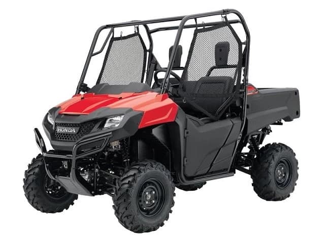 Honda a facut azi un anunt pe care multi il asteptau sau il intuiau: line-up-ul 2016 s-a imbogatit cu doua noi modele de side-by-side, originalele si deschizatoarele de drumuri 2016 Honda Pioneer 1000 si 2016 Honda Pi...
