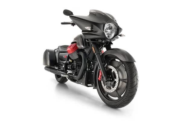 Moto Guzzi MGX-21 Flying Fortress este o motocicleta „bagger” cu motorizare serioasa V-Twin si a fost proiectata in California. Numele i se trage de la bombardierul Boeing B-17 din al Doilea Razboi Mondial...